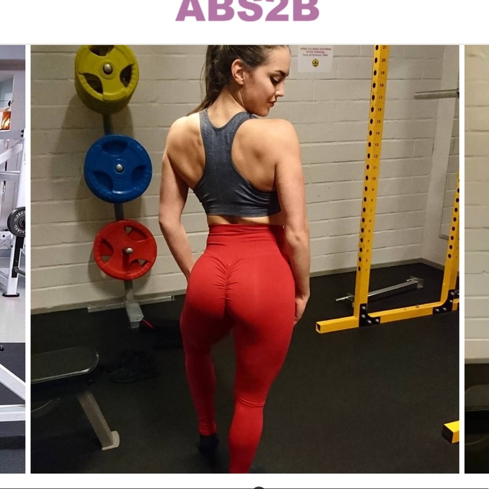 Abs2B Red Scrunch Butt Capris